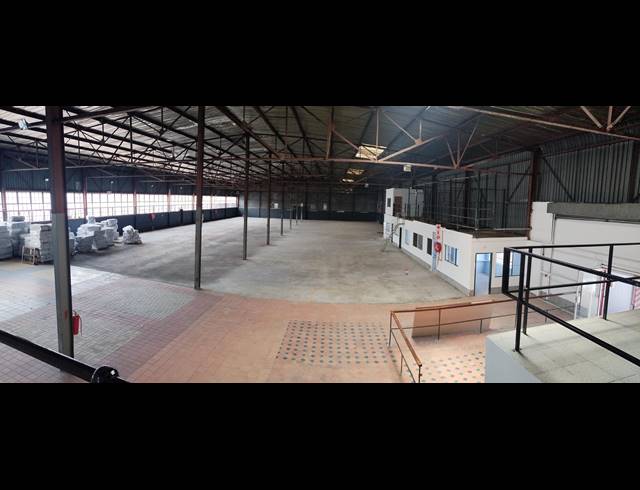 2,100M² WAREHOUSE TO LET IN CITY DEEP